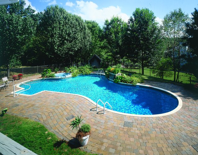 Choose a contractor for your 2018 pool project