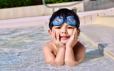 How to keep the pool water clean in summer 2023